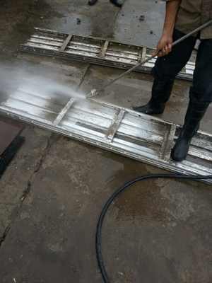 供應(yīng)宜昌水泥制品廠模具高壓清洗機(jī)M50-15及管道疏通解決方案